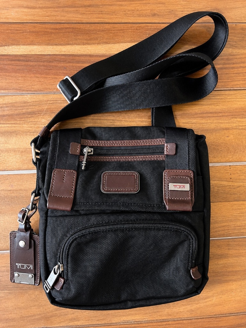 Tumi Alpha Bravo Barstow Crossbody Messenger Bag Black 222306